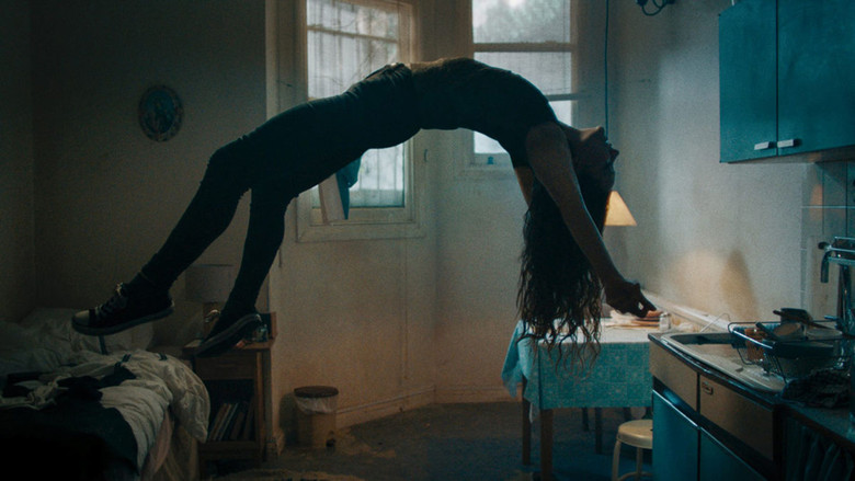 кадр из фильма Спасительница