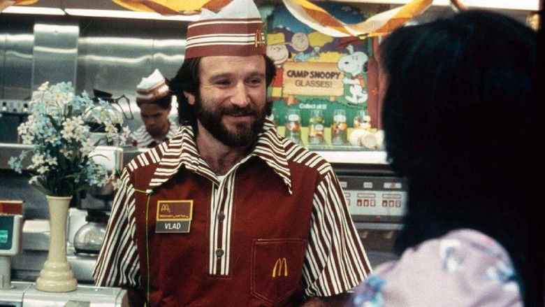 кадр из фильма Москва на Гудзоне