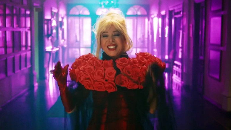 кадр из фильма Cahide Devekuşu'nun Açık Evliliği