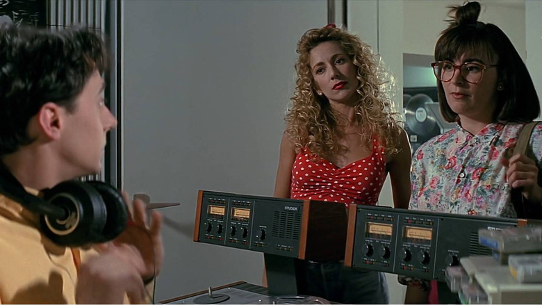 кадр из фильма Amo tu cama rica