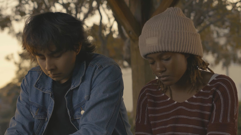 кадр из фильма The Walk Home