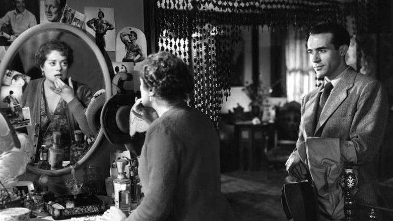 кадр из фильма Таинственная улица