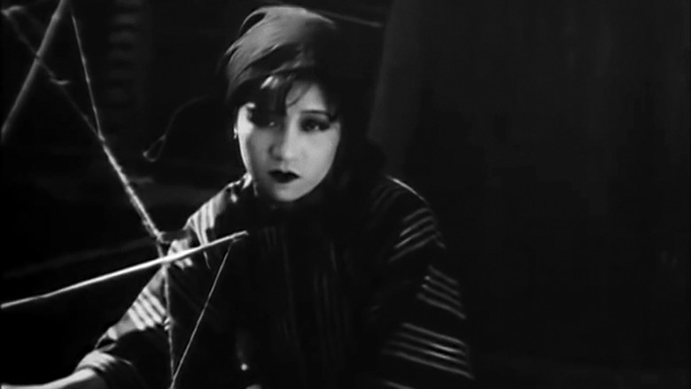 кадр из фильма Сборщица персиков