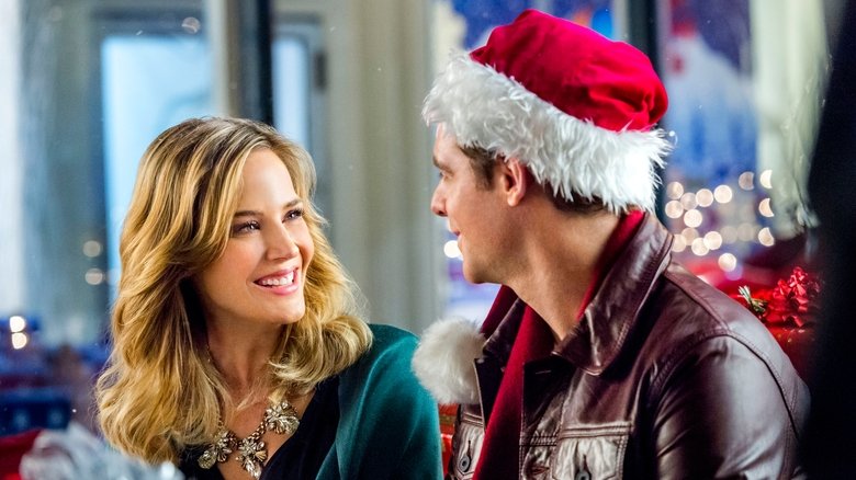 кадр из фильма Charming Christmas