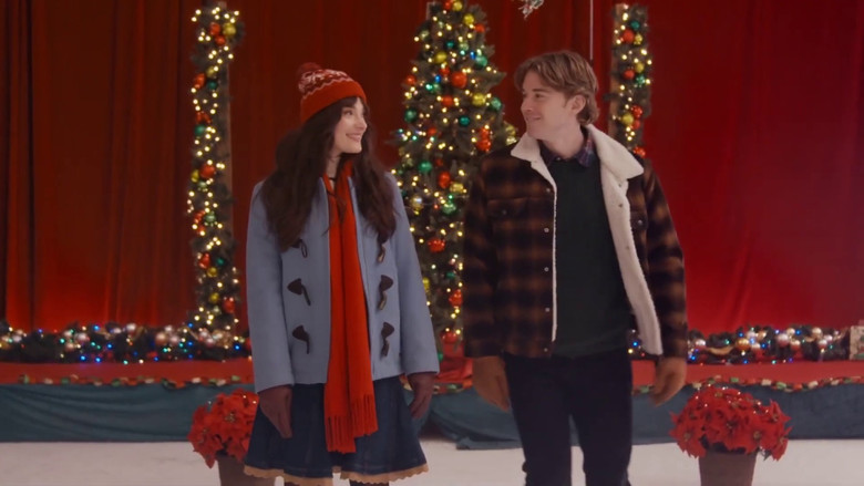 кадр из фильма Рождество в стиле девяностых