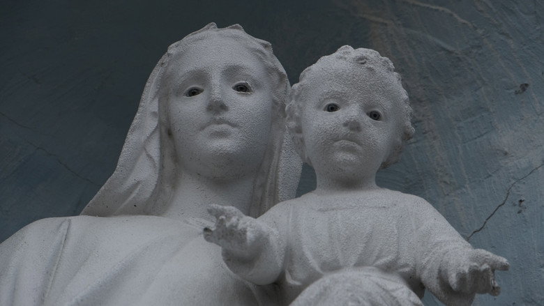 кадр из фильма tree baby angel momma