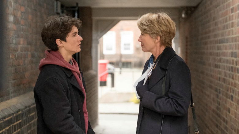 кадр из фильма Удивительная миссис Мэй