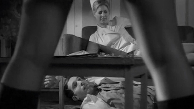 кадр из фильма Graveyard Alive: A Zombie Nurse in Love