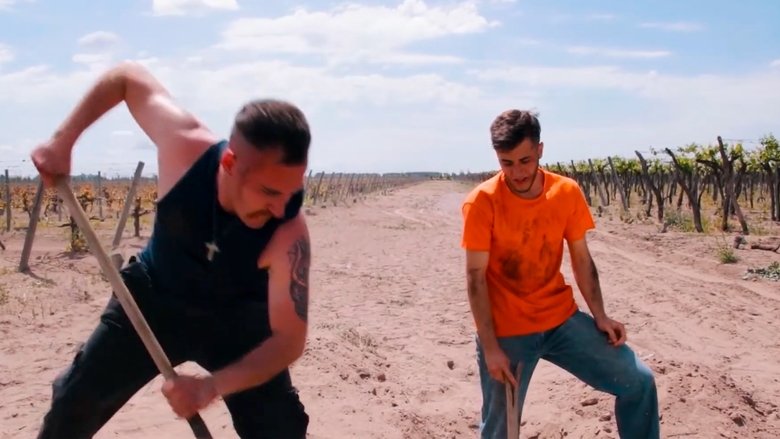 кадр из фильма Secretos Sepultados