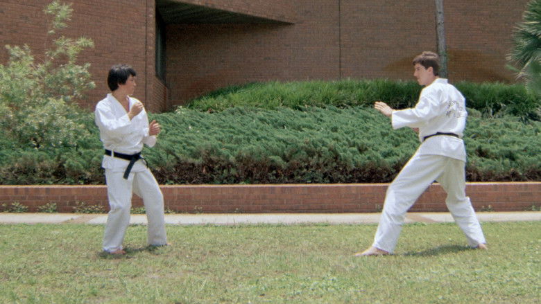 кадр из фильма Связь через Майами