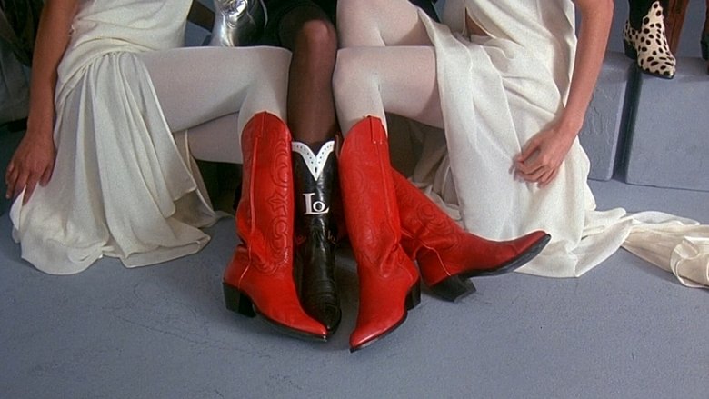 кадр из фильма Высокая мода