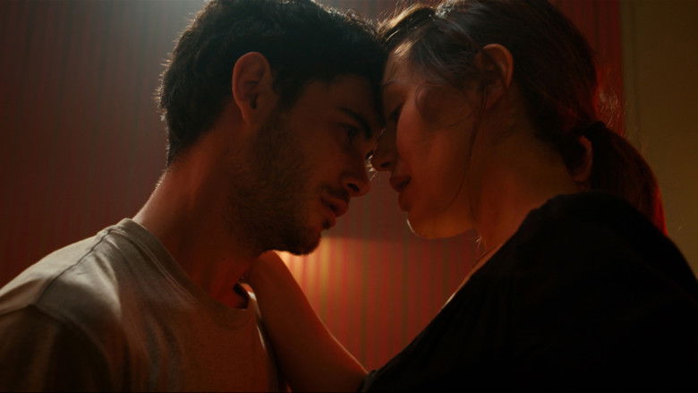 кадр из фильма Una Noche en El Cósmico