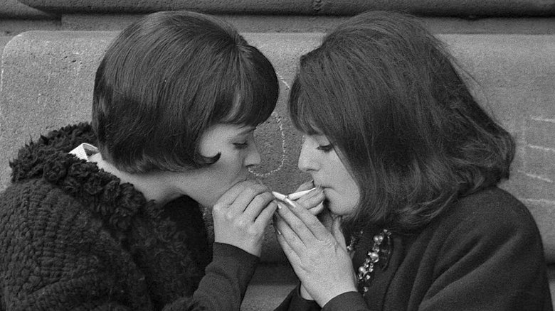 кадр из фильма Жить своей жизнью