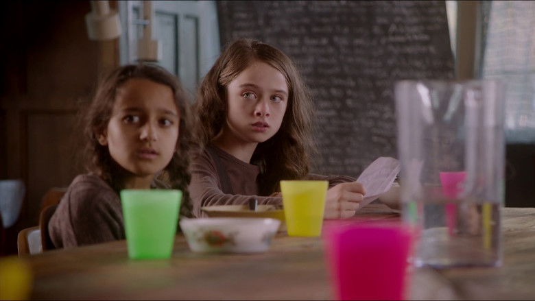 кадр из фильма Молли Мун и волшебная книга гипноза