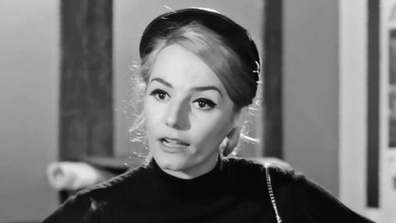 кадр из фильма Μιας Πεντάρας Νειάτα