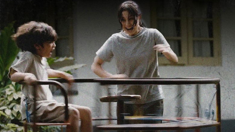 кадр из фильма Jalan Pulang