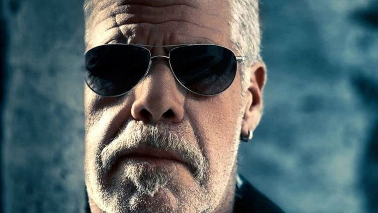 кадр из фильма Эшер