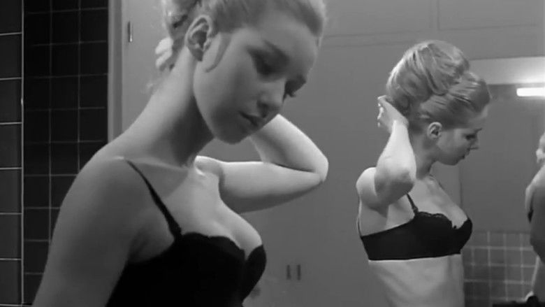 кадр из фильма Le Faux Pas