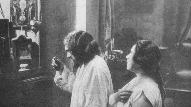 кадр из фильма ОТЕЦ СЕРАФИМ