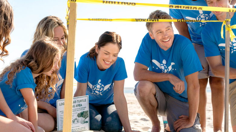 кадр из фильма Дом у пляжа