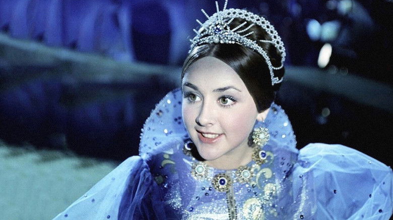 кадр из фильма Варвара-краса, длинная коса