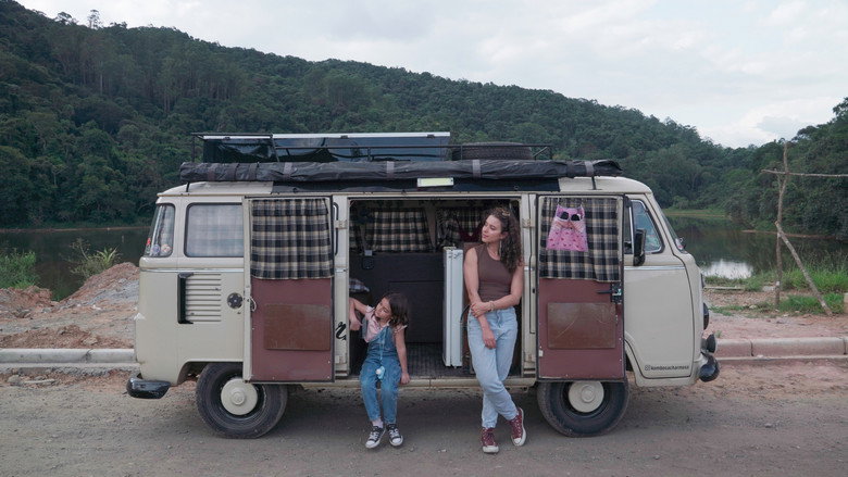кадр из фильма Eu, a Kombi e a Garotinha que Encontrei no Meio do Caminho