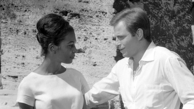 кадр из фильма Gli italiani e le donne