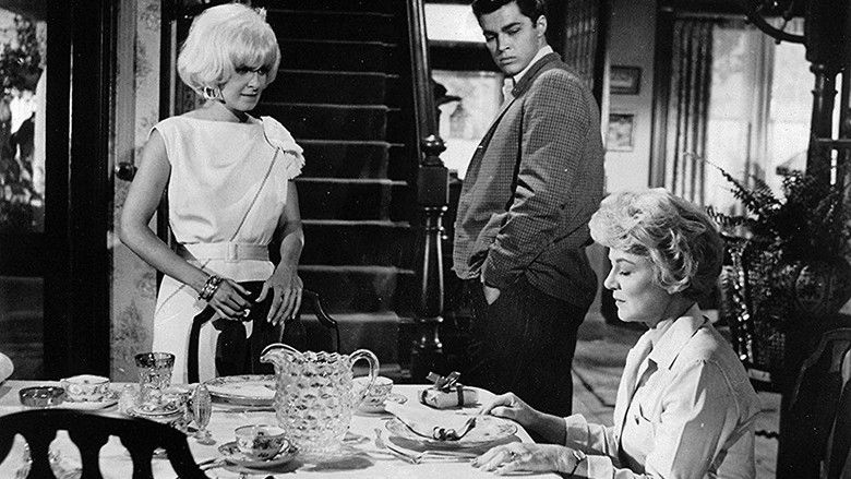 кадр из фильма The Stripper