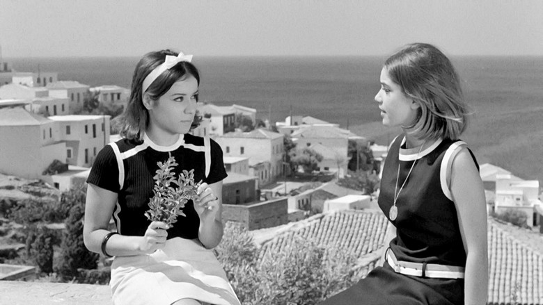 кадр из фильма Φουσκοθαλασσιές