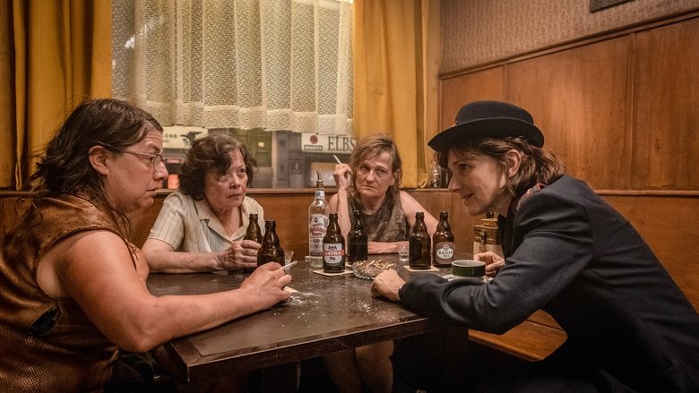 кадр из фильма Золотая перчатка