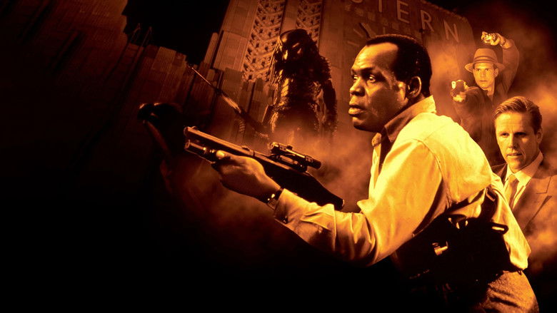 кадр из фильма Хищник 2