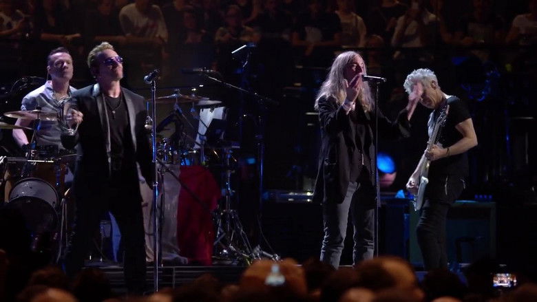 кадр из фильма U2: iNNOCENCE + eXPERIENCE Live in Paris - 06/12/2015