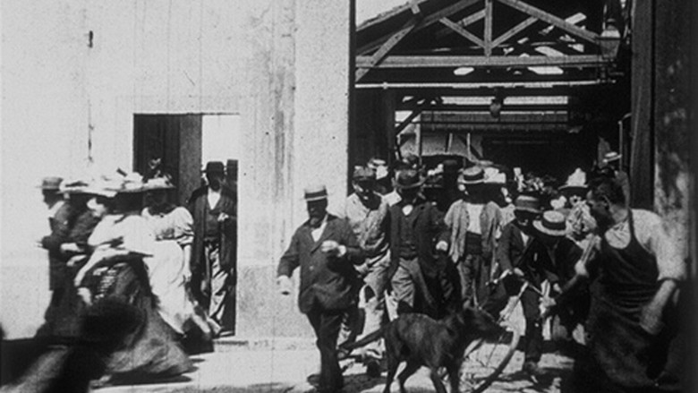 кадр из фильма Sortie d'usine, [III]