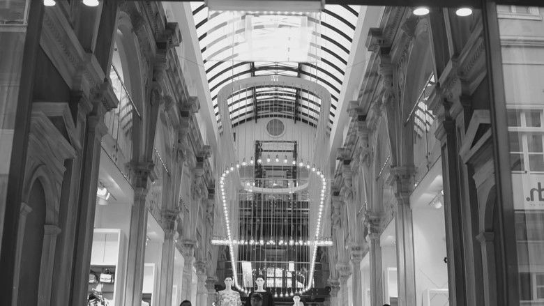 кадр из фильма Λαβύρινθος