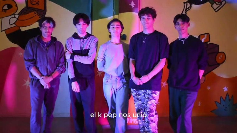 кадр из фильма Shadows, el K-pop en San Juan