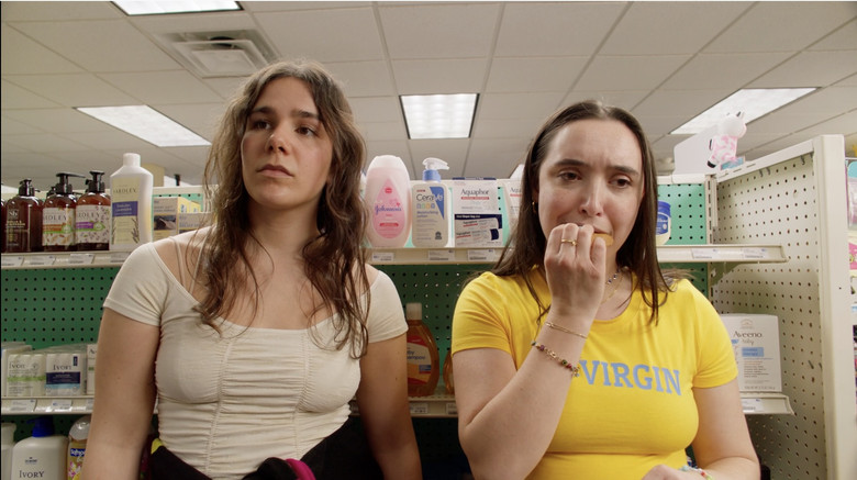 кадр из фильма So Close