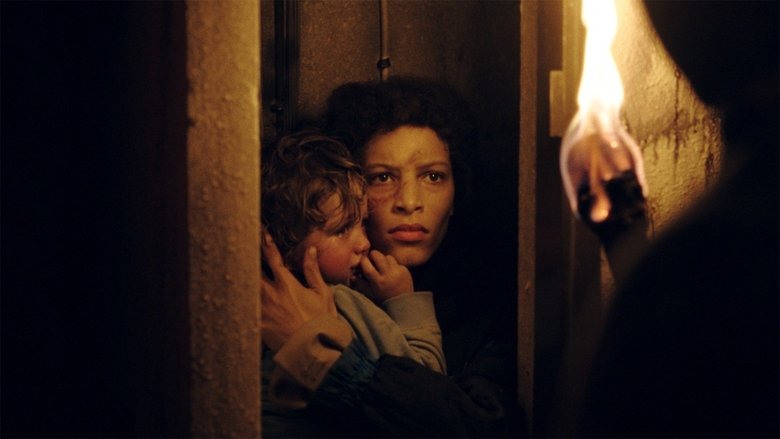 кадр из фильма Мгла