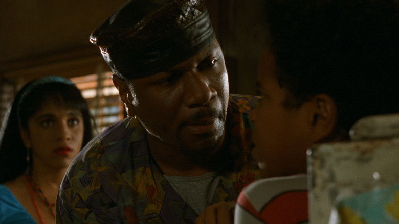 кадр из фильма Люди под лестницей