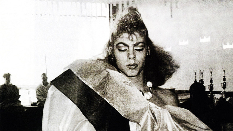 кадр из фильма Париж в огне