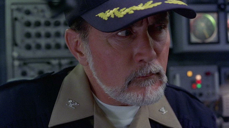 кадр из фильма Враждебные воды