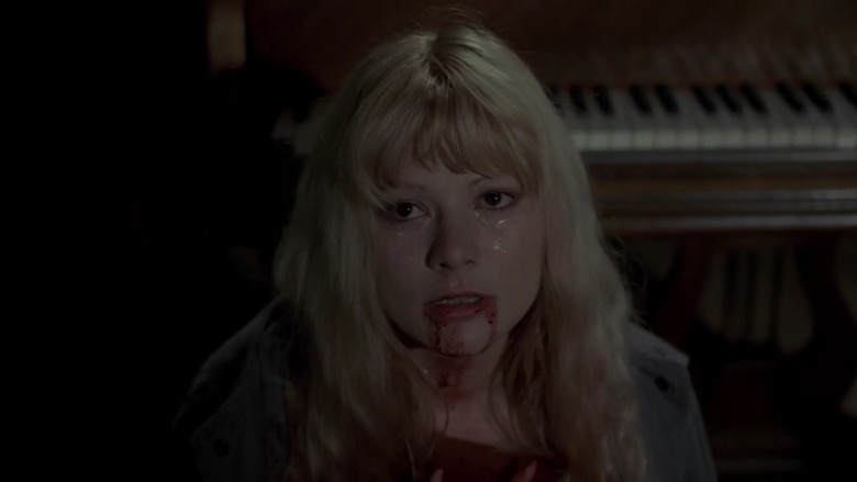 кадр из фильма Живая мертвая девушка