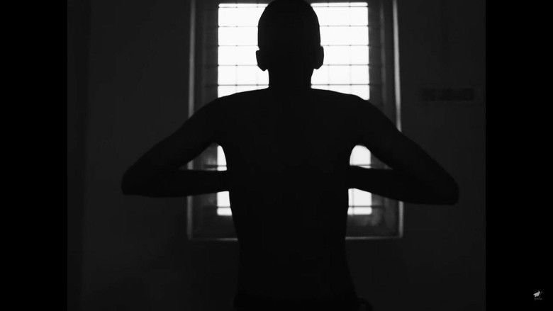 кадр из фильма ചരമകോളം