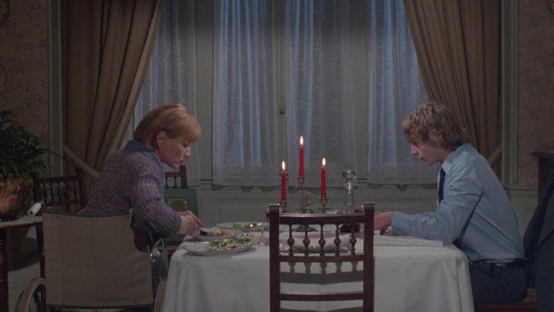 кадр из фильма Цыплёнок под уксусом