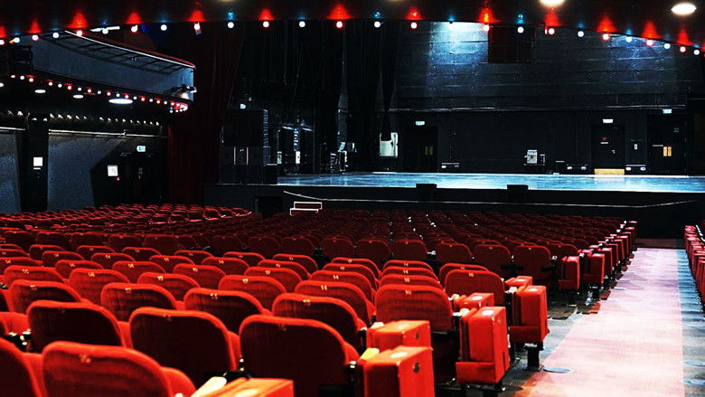 кадр из фильма L'Olympia, du rêve à la scène