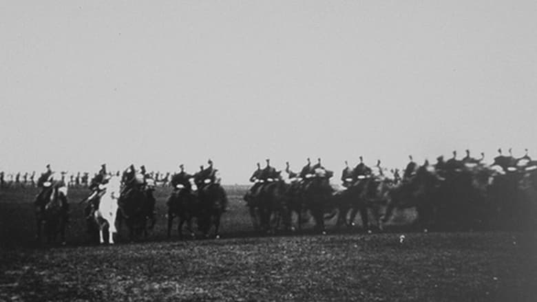 кадр из фильма Revue de Krasnoïe Selo : charge des hussards de l’impératrice