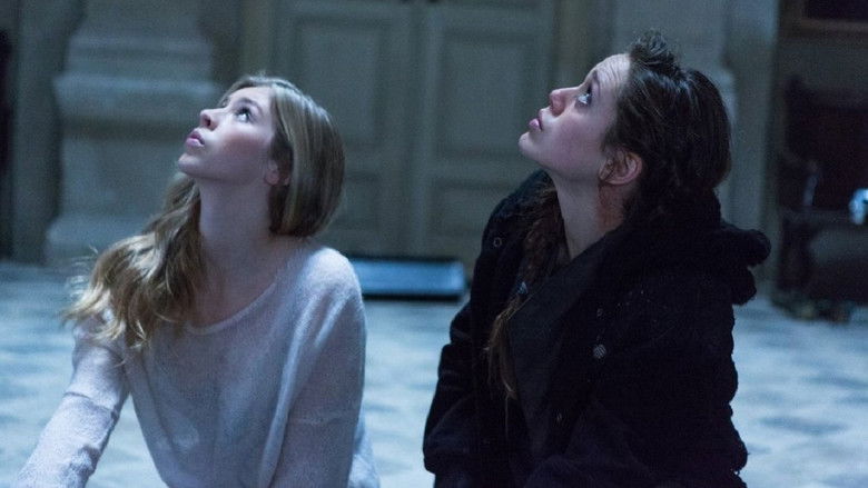 кадр из фильма Темные ангелы