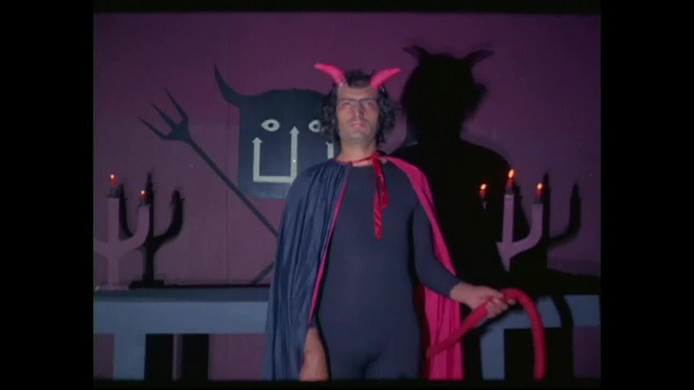 кадр из фильма Seduzidas Pelo Demônio