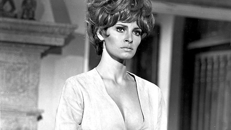 кадр из фильма Девушка в цементе