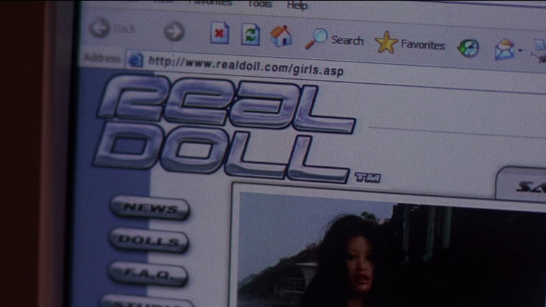 кадр из фильма Ларс и настоящая девушка