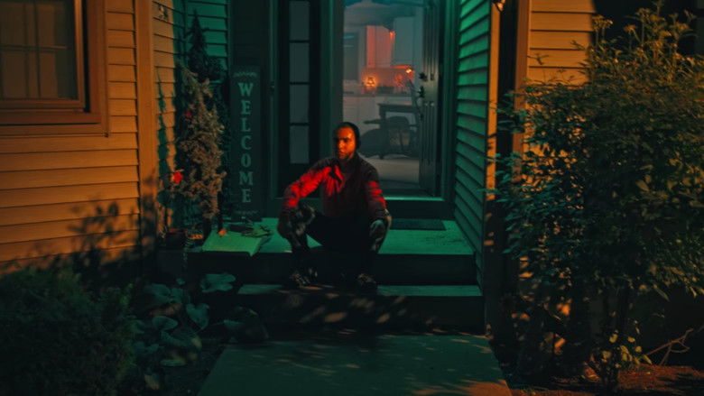 кадр из фильма When the Pizza Delivery Guy Walks in on a Robbery